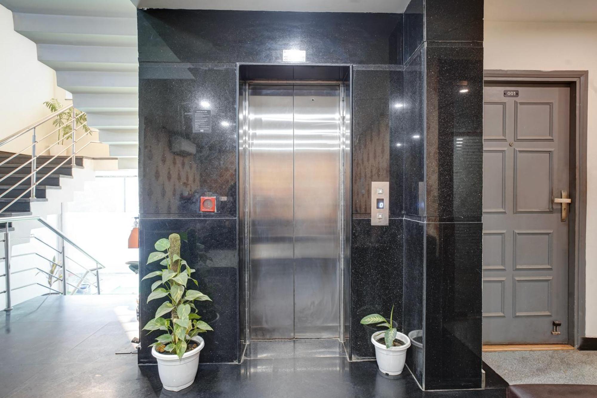 Hotel Noida Express Exterior foto
